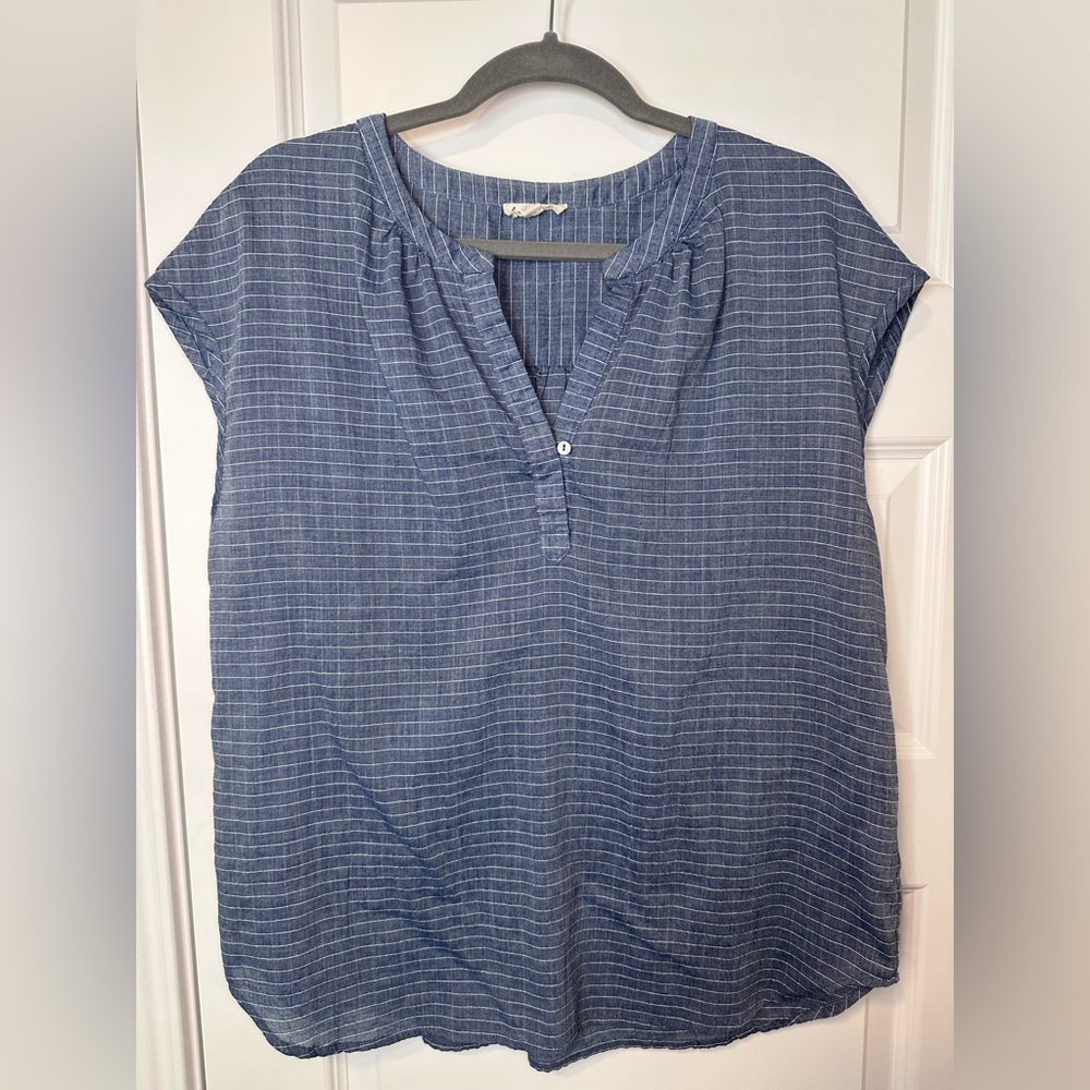 Women’s Lightweight Blue Striped Cap-Sleeve Top
